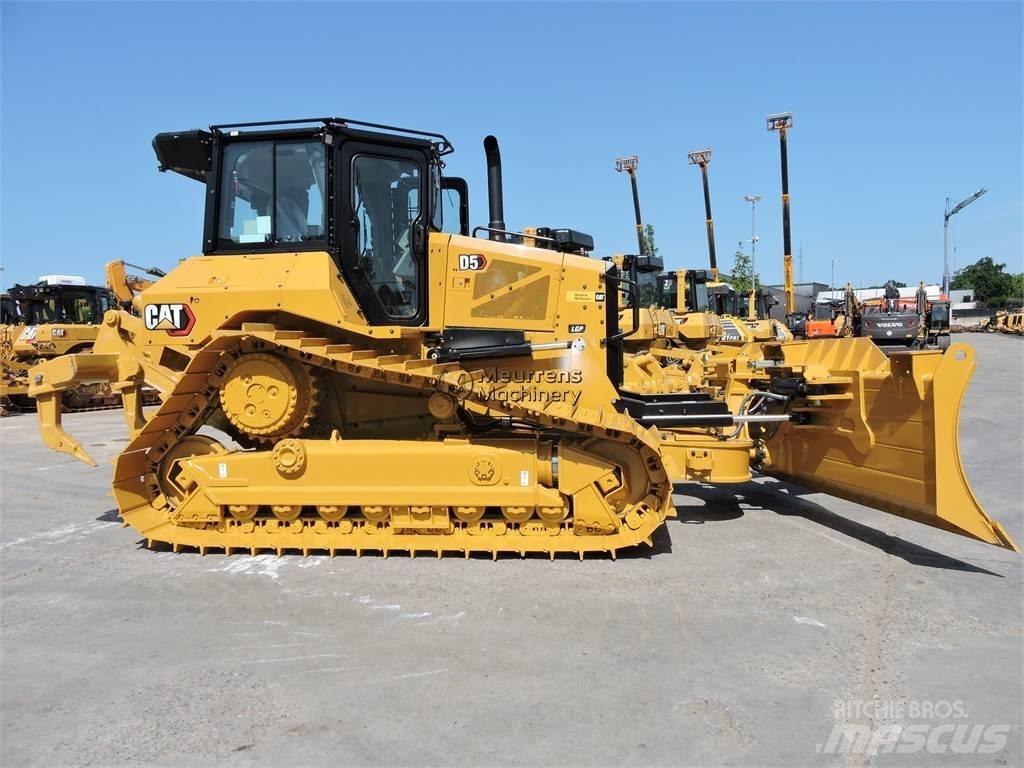 CAT D5 Puskukoneet