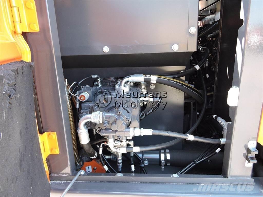 Doosan DX140LC Telakaivukoneet