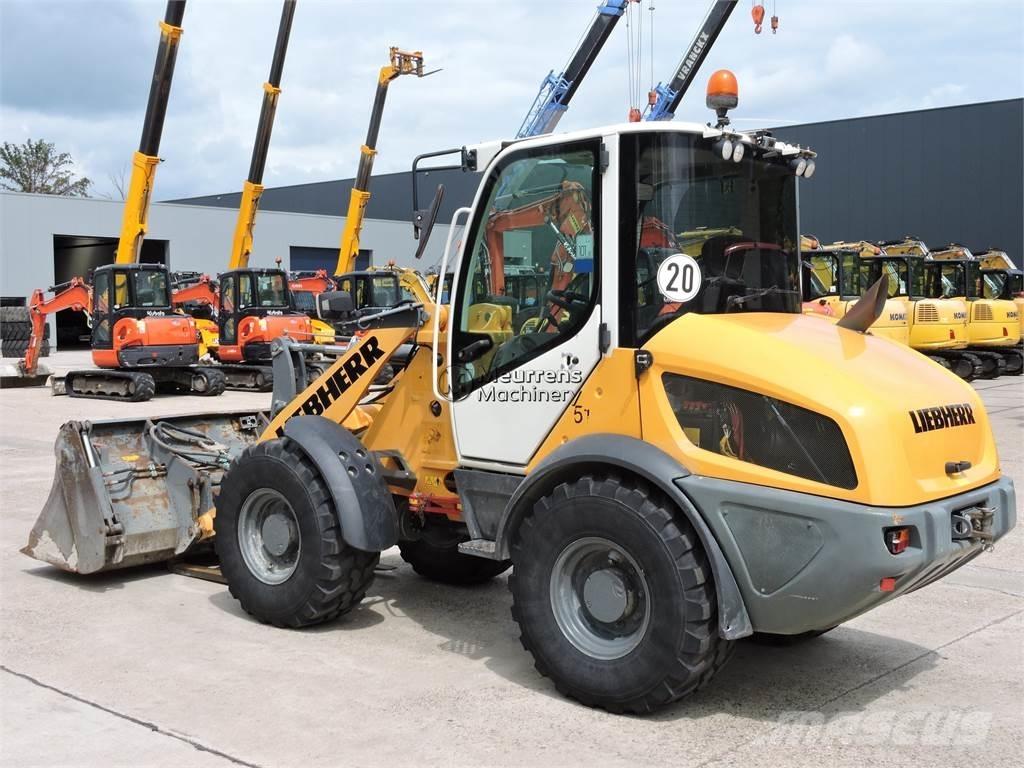 Liebherr L508 + FORK Pyöräkuormaajat