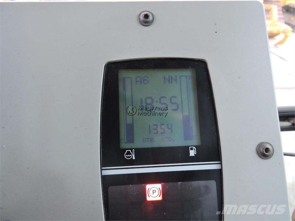 New Holland F156.6A Tiehöylät