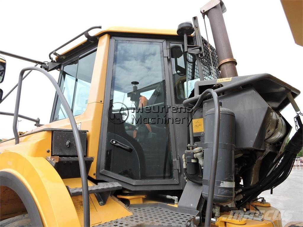 Volvo A25F Dumpperit