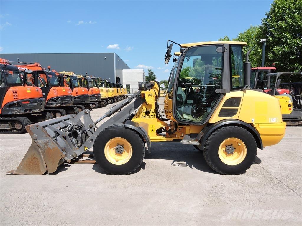 Volvo L25F + FORK Pyöräkuormaajat