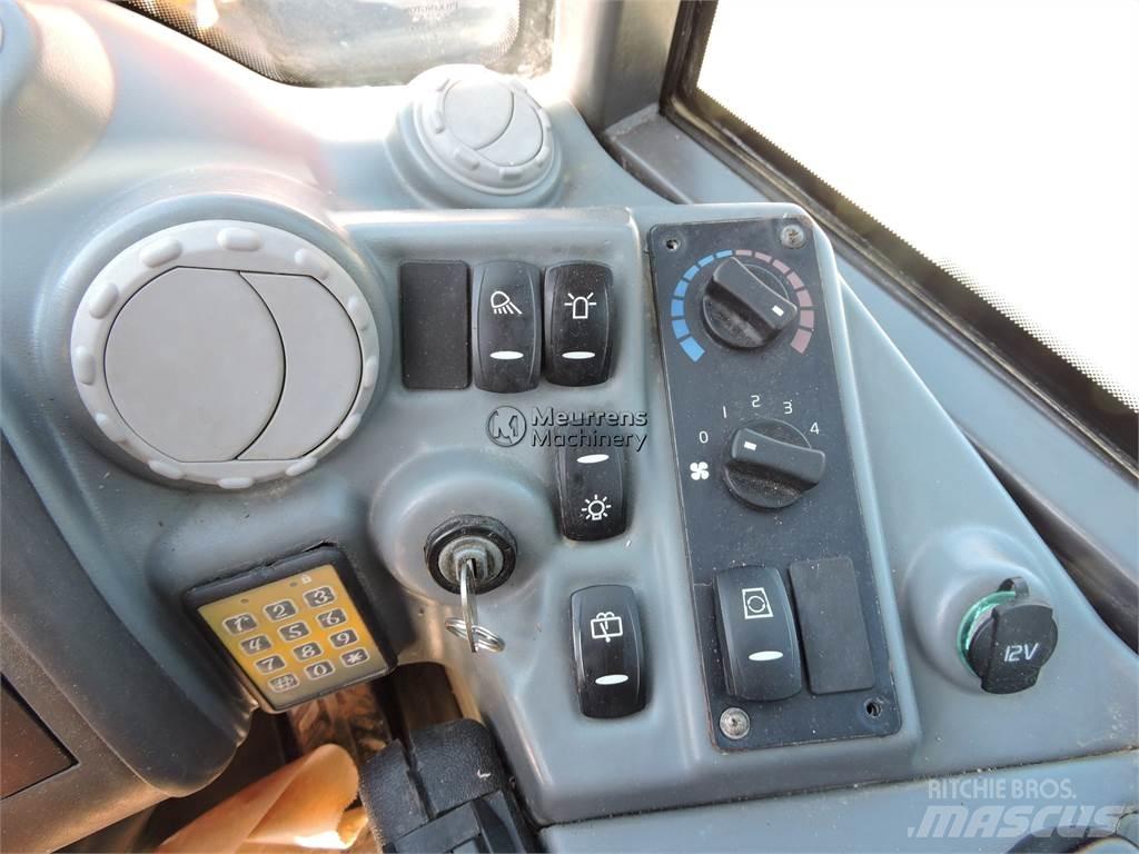 Volvo L25F + FORK Pyöräkuormaajat