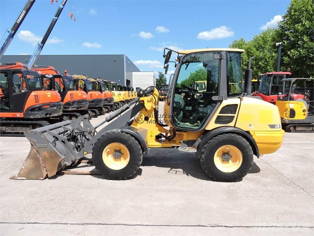 Volvo L25F + FORK Pyöräkuormaajat