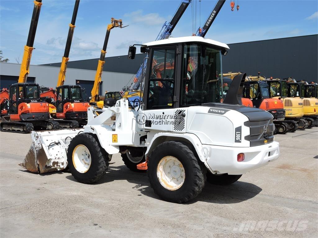 Volvo L30G + FORK Pyöräkuormaajat