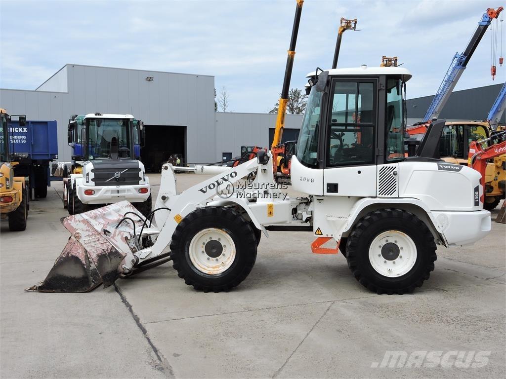 Volvo L30G + FORK Pyöräkuormaajat