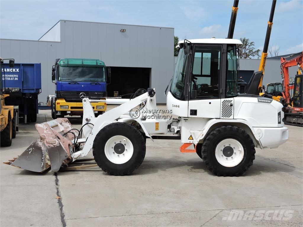 Volvo L30G + FORK Pyöräkuormaajat