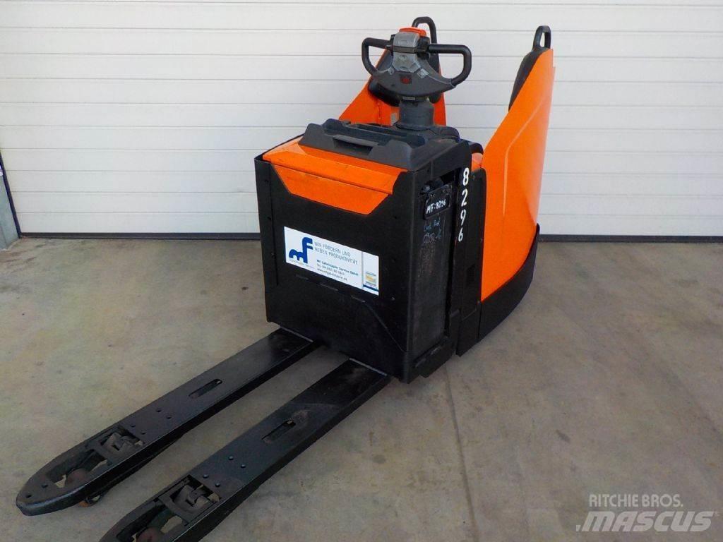 BT LPE200 Lavansiirtotrukit