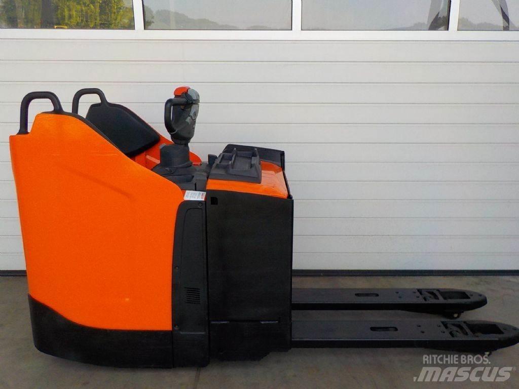 BT LPE200 Lavansiirtotrukit