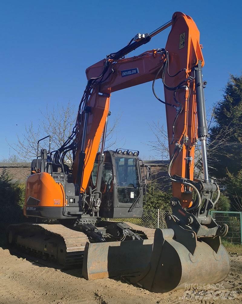 Develon DX 235 LCR-7 Telakaivukoneet