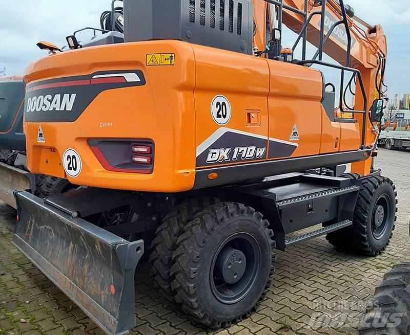 Doosan DX 170 W-7 Pyöräkaivukoneet