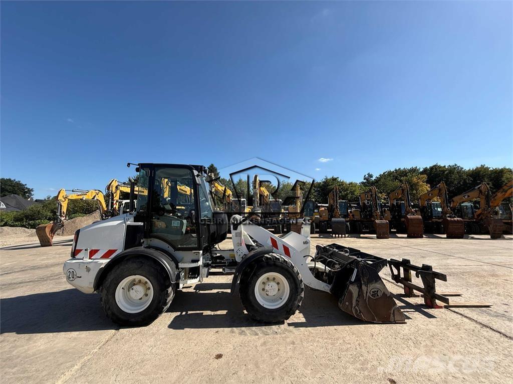 CAT 908 M Pyöräkuormaajat