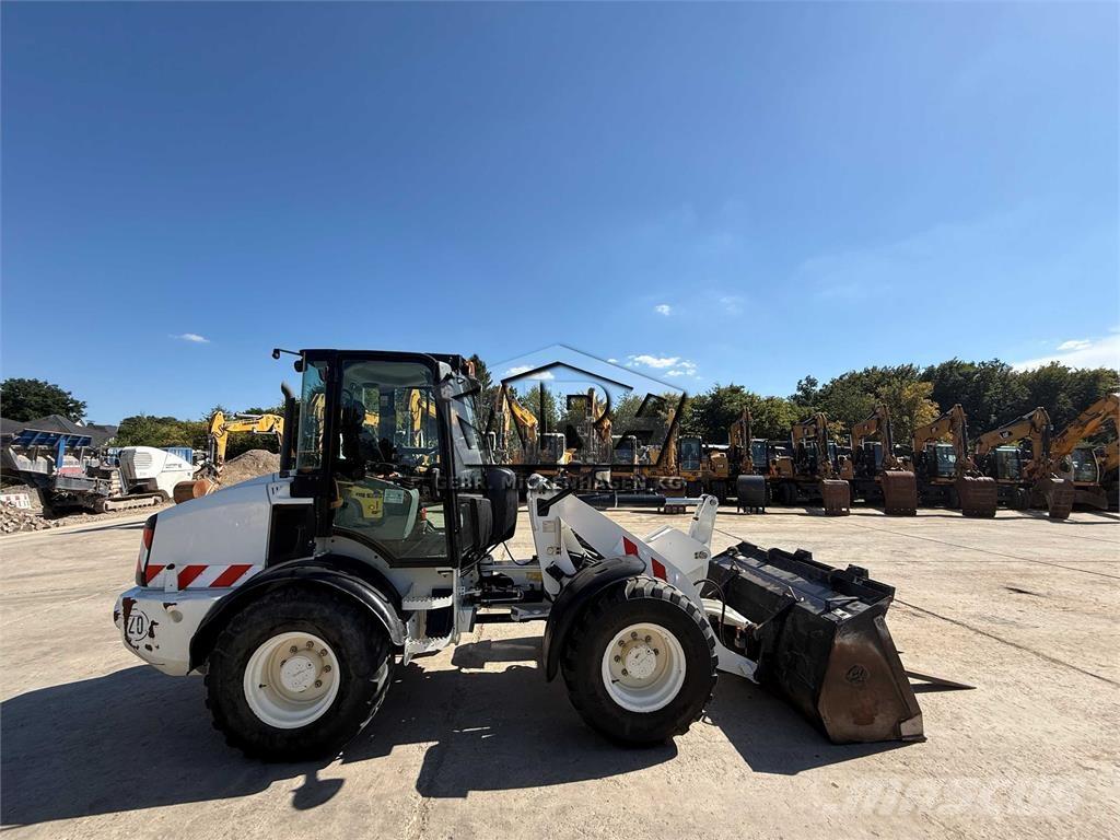 CAT 908 M Pyöräkuormaajat