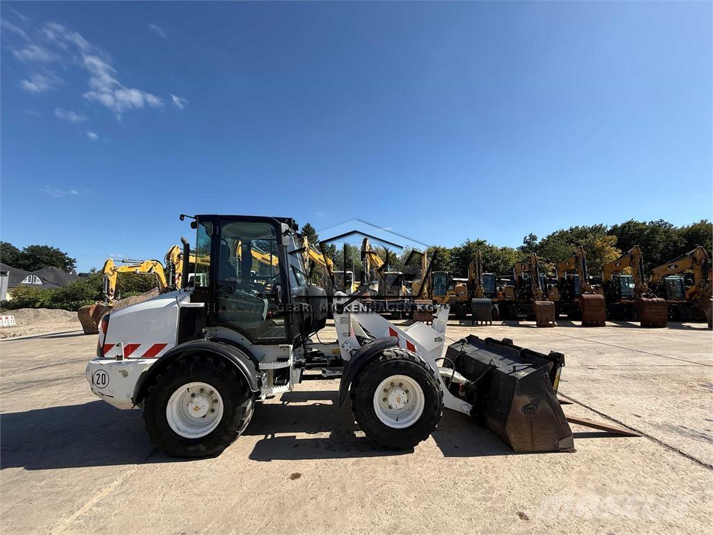CAT 908 M Pyöräkuormaajat