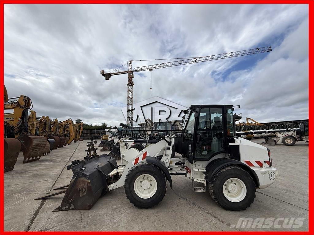 CAT 908 M Pyöräkuormaajat
