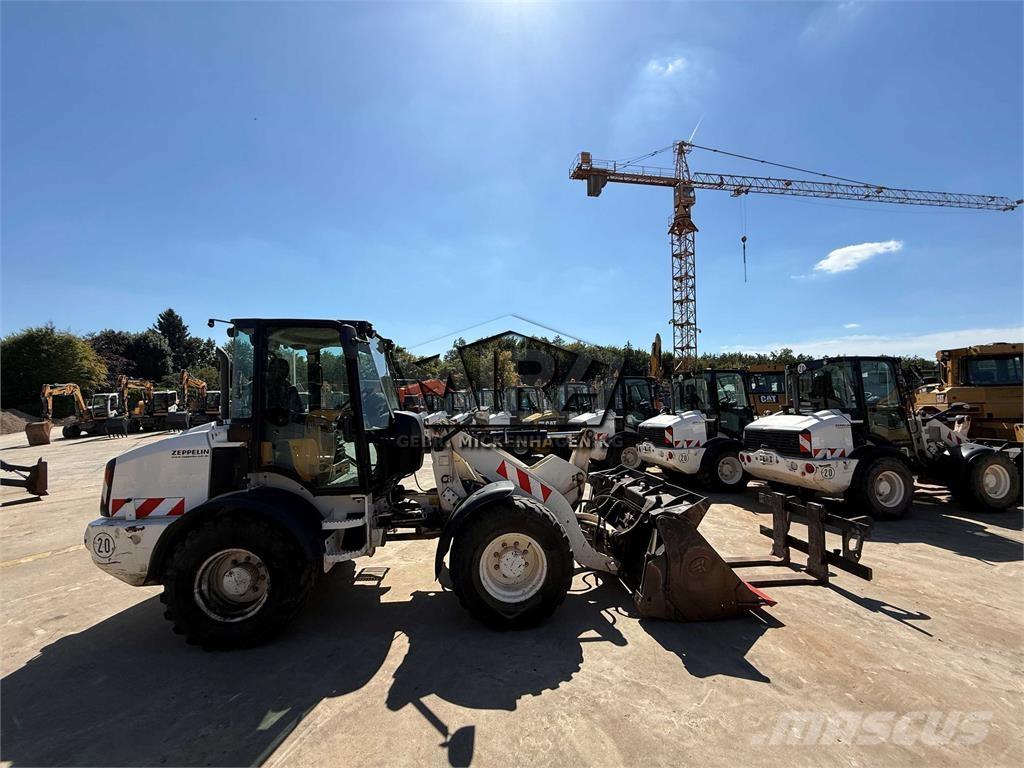 CAT 908 M Pyöräkuormaajat