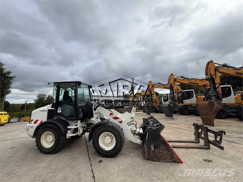 CAT 908 M Pyöräkuormaajat