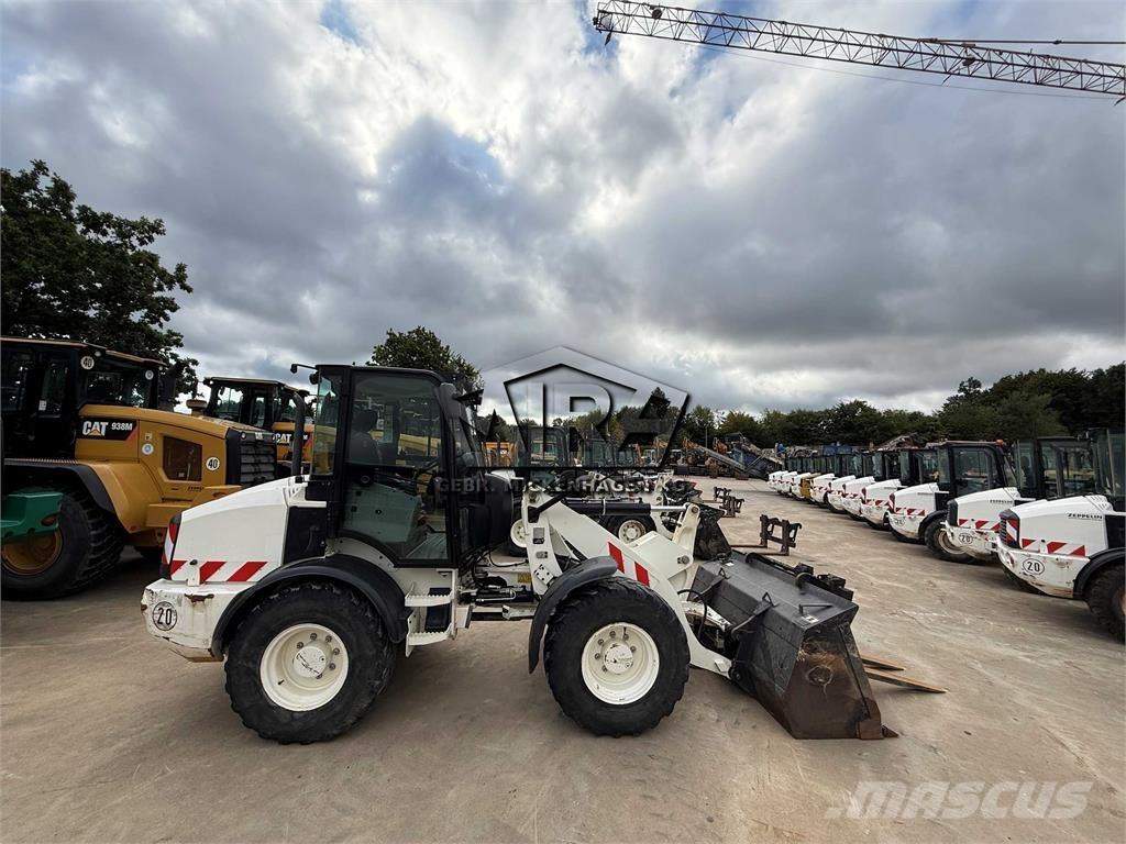 CAT 908M Pyöräkuormaajat