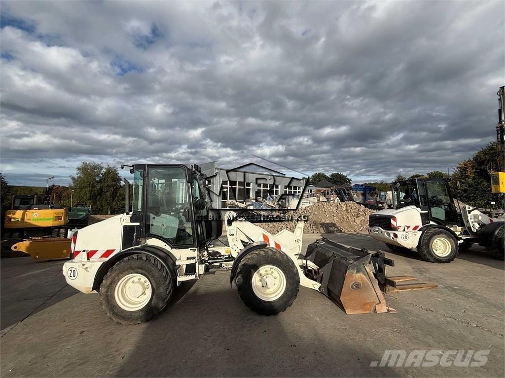 CAT 908M Pyöräkuormaajat