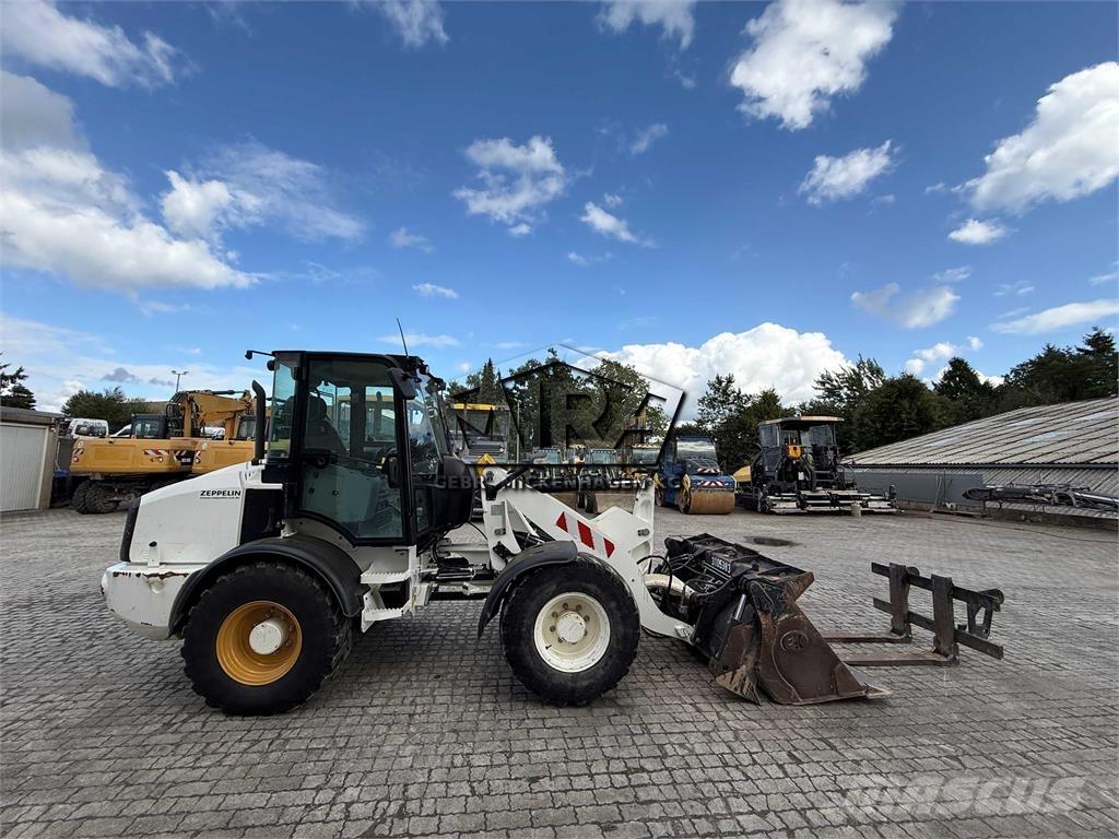 CAT 908M Pyöräkuormaajat