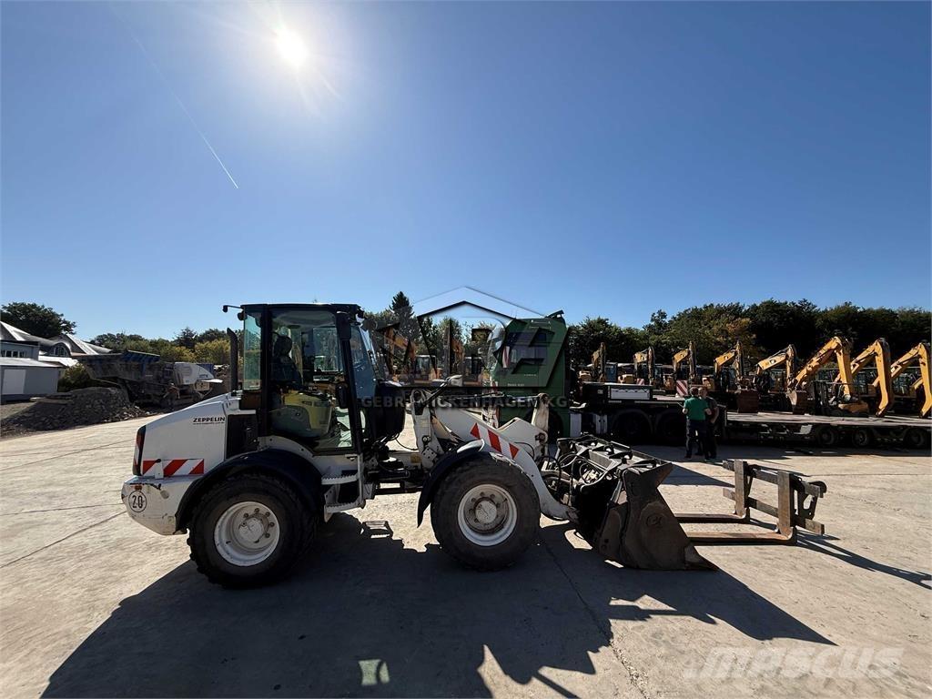 CAT 908M Pyöräkuormaajat
