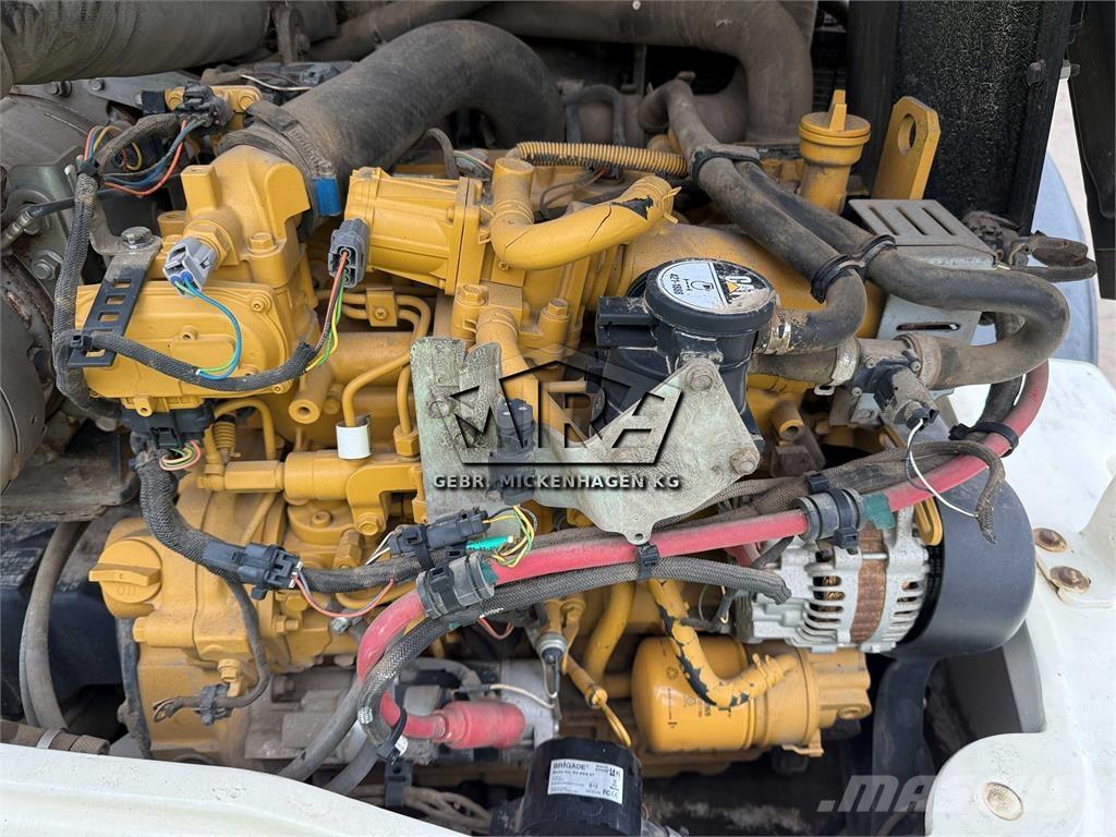 CAT 908M Pyöräkuormaajat