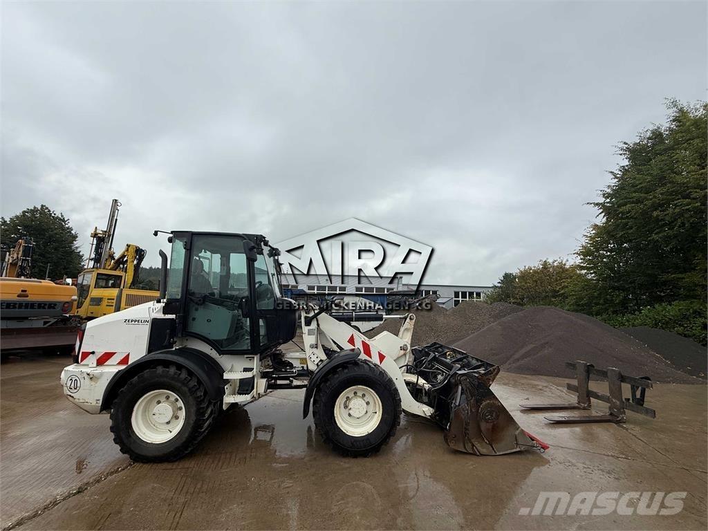 CAT 908M Pyöräkuormaajat