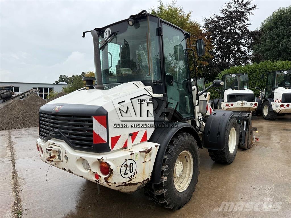 CAT 908M Pyöräkuormaajat