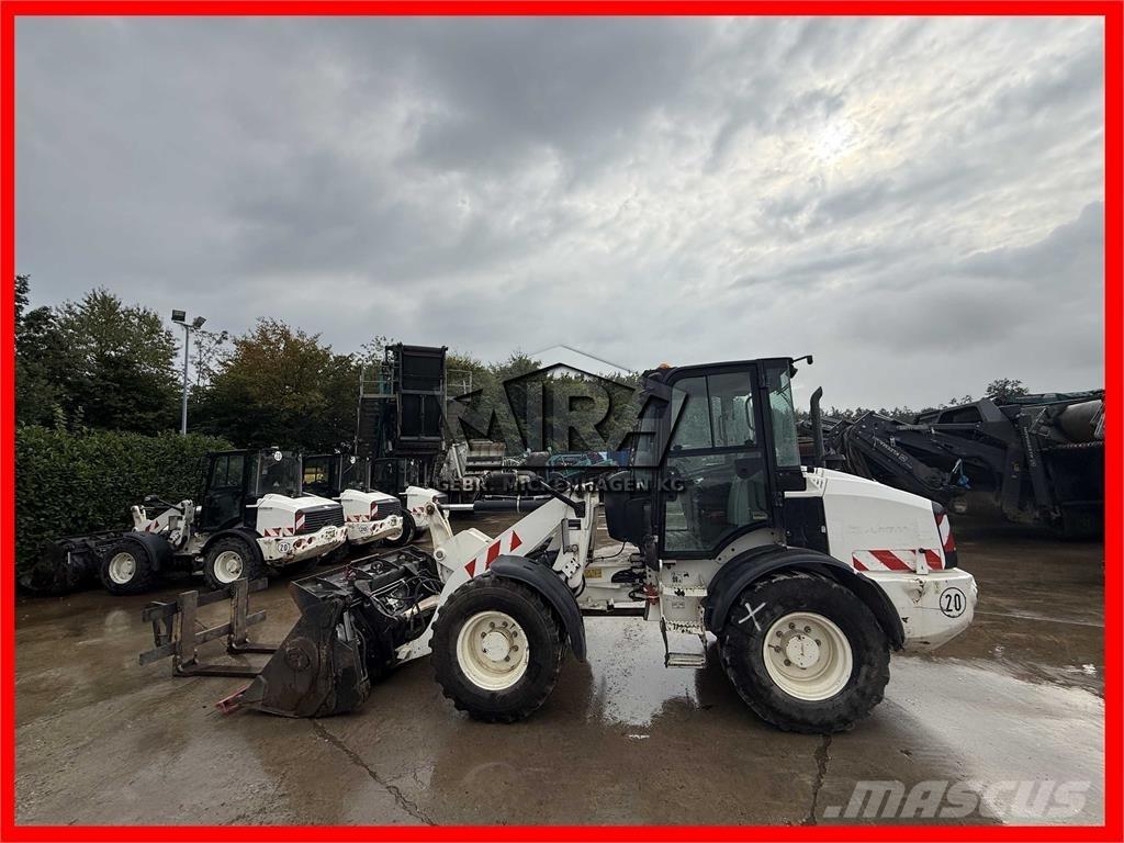 CAT 908M Pyöräkuormaajat