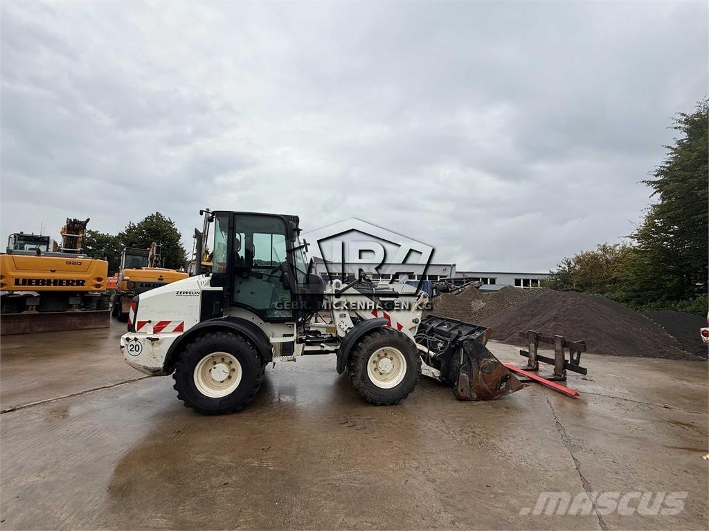 CAT 908M Pyöräkuormaajat