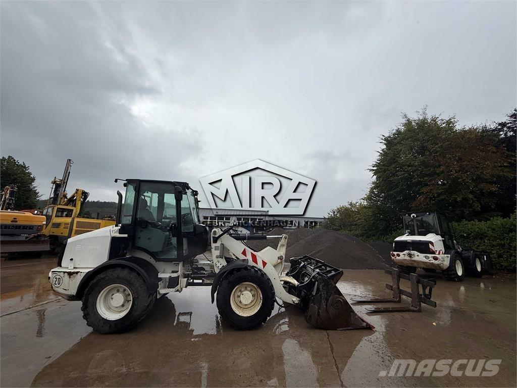 CAT 908M Pyöräkuormaajat
