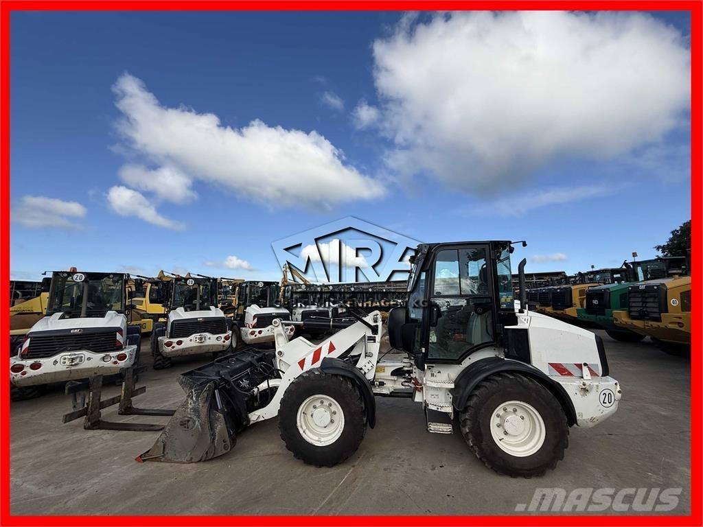 CAT 908M Pyöräkuormaajat