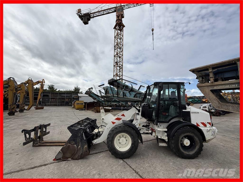 CAT 908M Pyöräkuormaajat