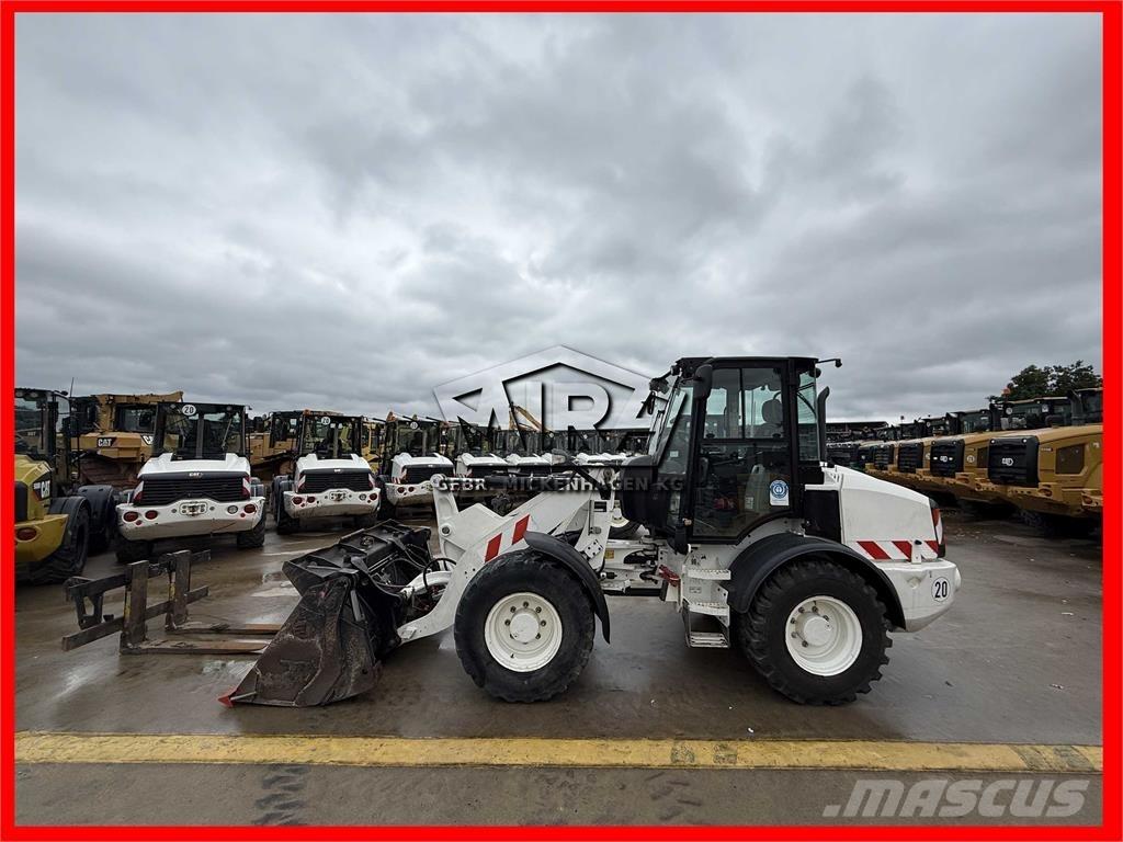 CAT 908M Pyöräkuormaajat