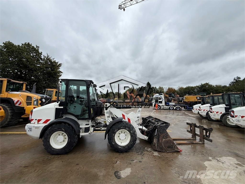 CAT 908M Pyöräkuormaajat
