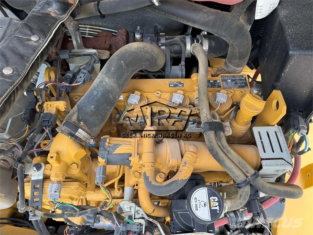 CAT 908M Pyöräkuormaajat