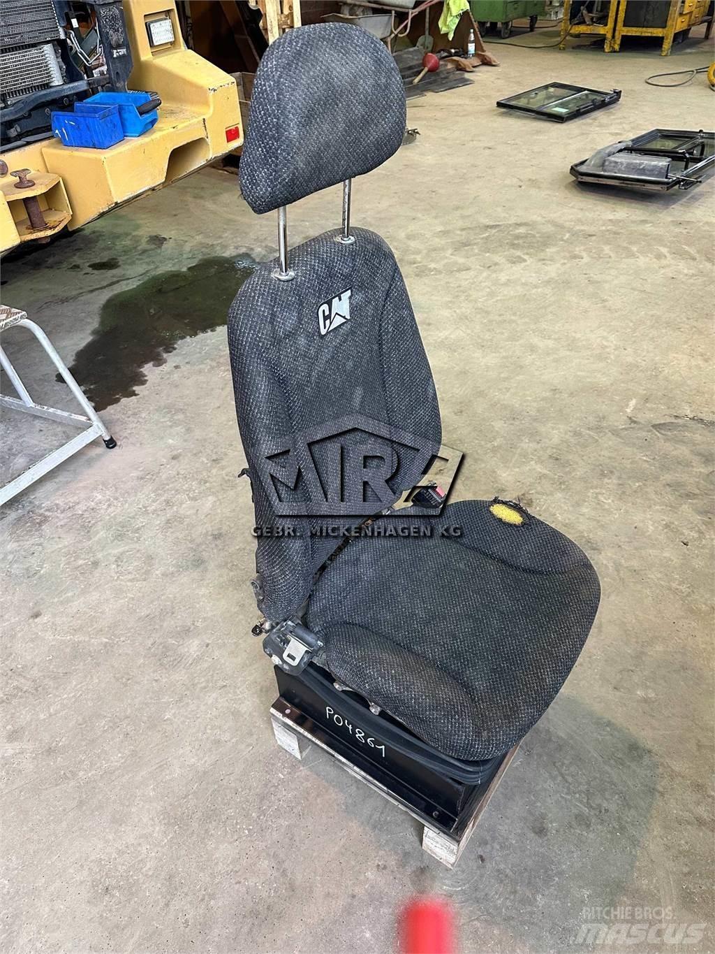 CAT 966 KXE / Sitz Ohjaamo ja sisusta