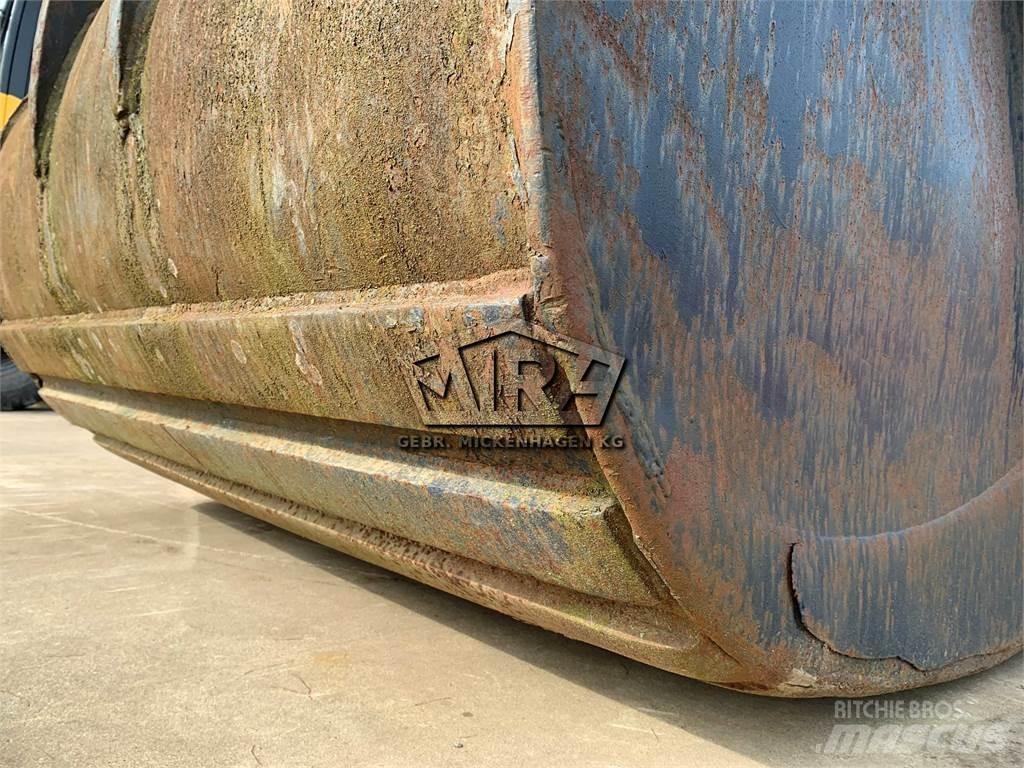 Komatsu 1800 mm Kaivuulaitteet