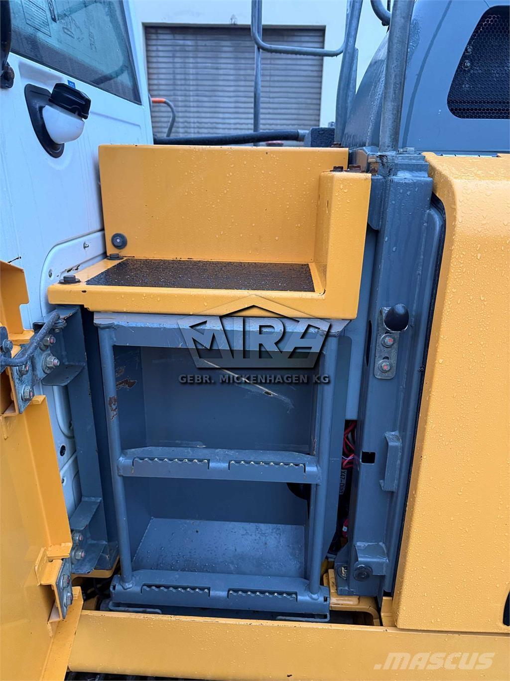 Liebherr R 922 LC Telakaivukoneet