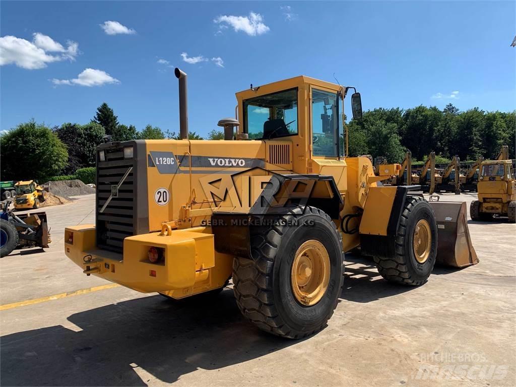 Volvo L 120 C Pyöräkuormaajat