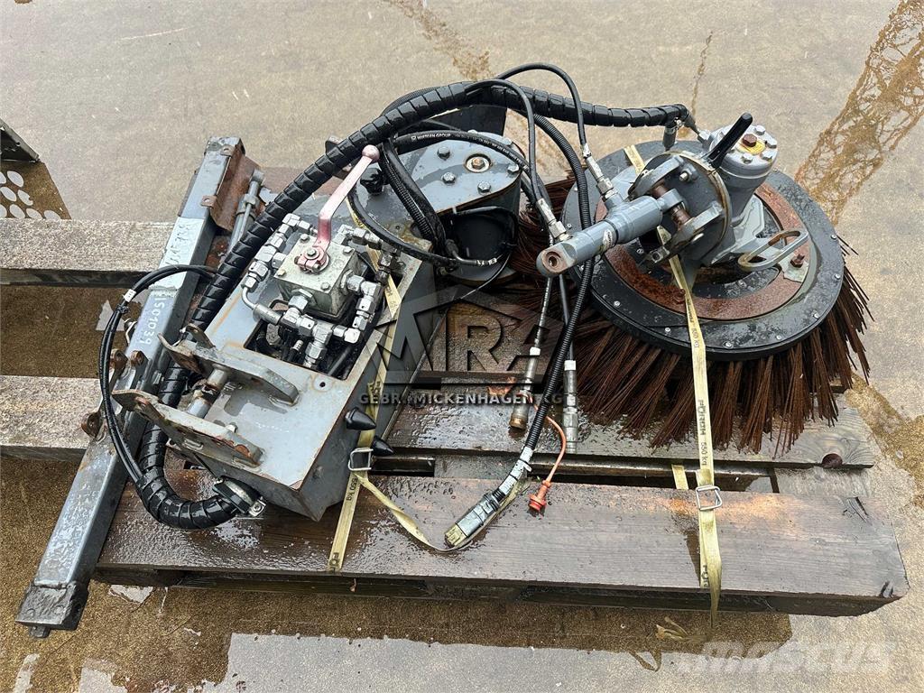 Wirtgen W50 / W60 Lakaisuautot