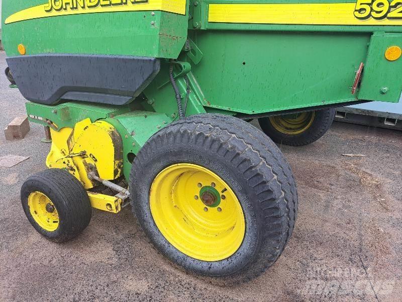 John Deere 592 Pyöröpaalaimet