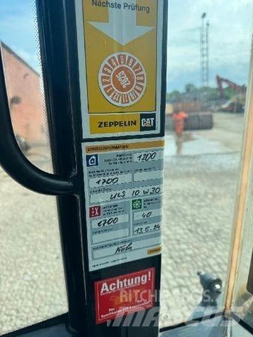 CAT 906M Pyöräkuormaajat