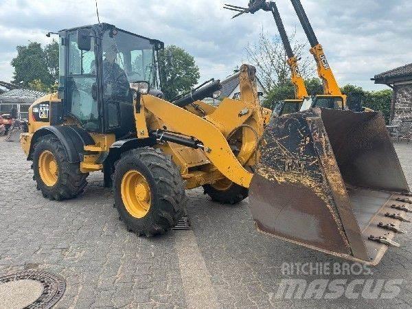 CAT 908 Pyöräkuormaajat