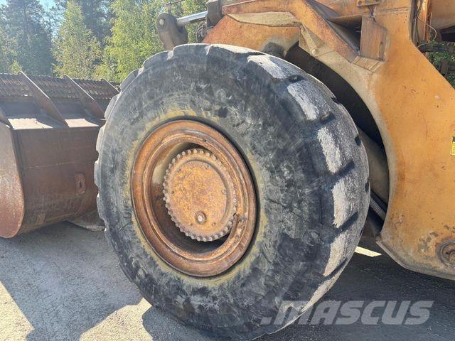 CAT 988 B Pyöräkuormaajat
