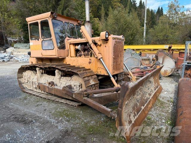 CAT D6C Telaketjupuskutraktorit