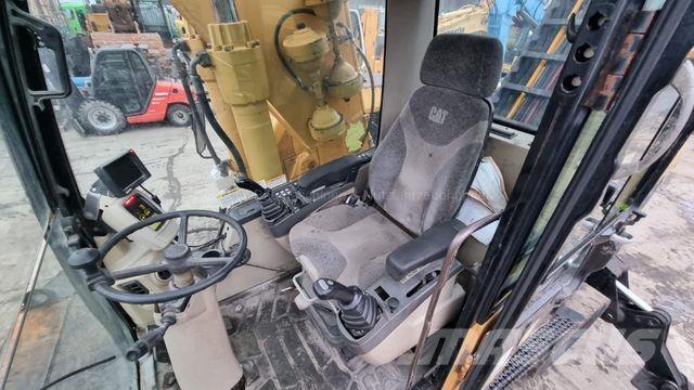 CAT M 318 C Pyöräkaivukoneet