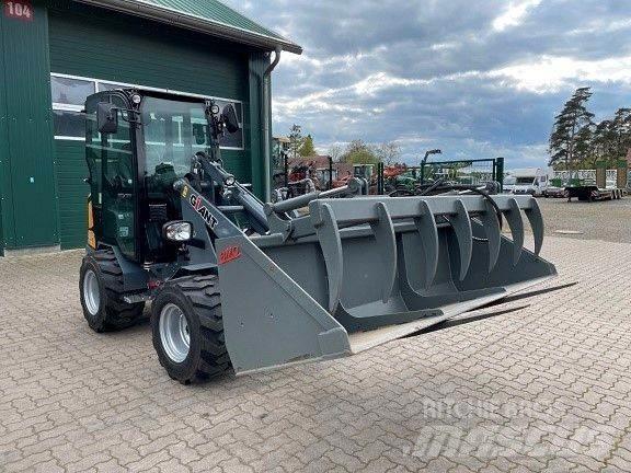 GiANT G2200 HD Etukuormaimet ja kaivuulaitteet
