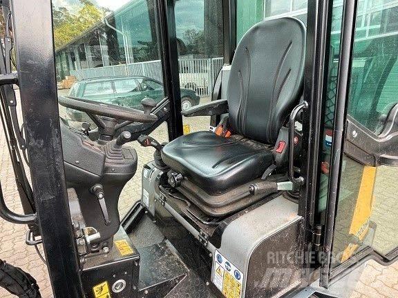 GiANT G2200 HD Etukuormaimet ja kaivuulaitteet