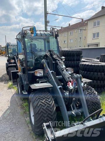 GiANT G3500 X-TRA Pyöräkuormaajat